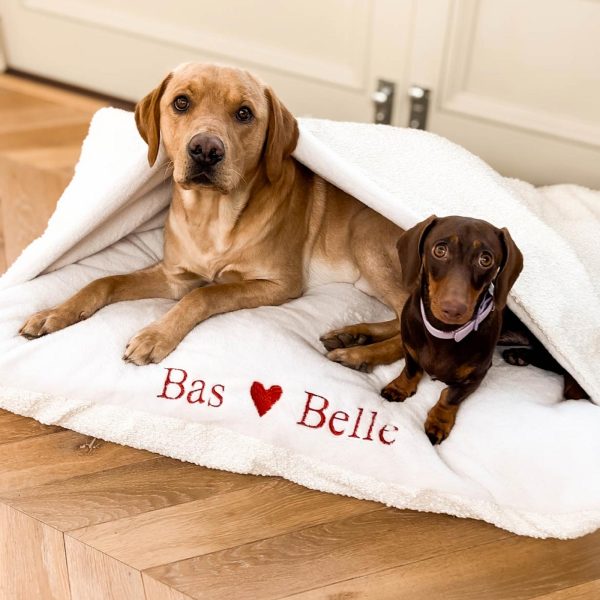 Valentines Edition Sleepy Burrows Bed by Lords & Labradors Hot on Sale