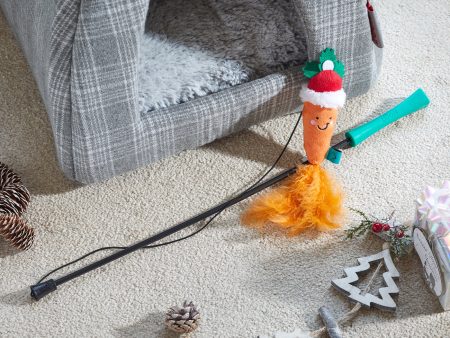 Zoon Nip-it Santa Carrot Tickle Stick Online Hot Sale